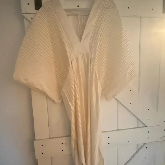 Jen's Pirate Booty Ivory Dress - Picture 1 of 3